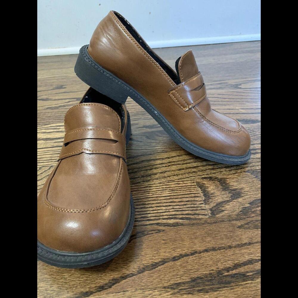 Women’s 7 faux leather tan loafers Slip On Shoes Round Toe Wide Toe
